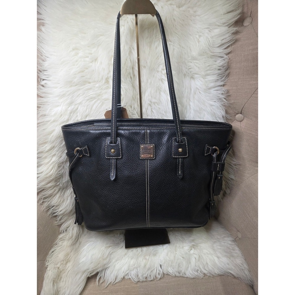 DB103 Dooney & Bourke Davis Tore